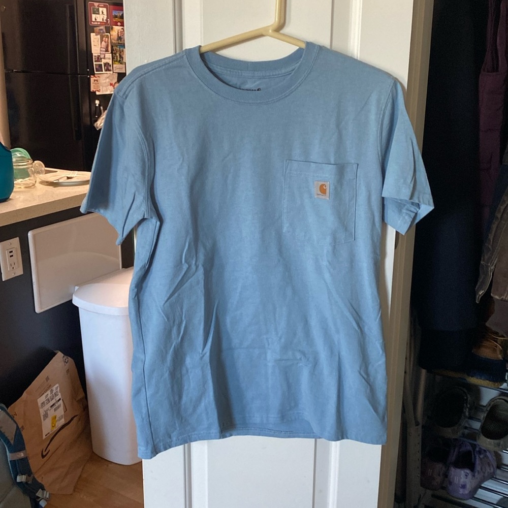 Women’s carhartt front pocket shirt